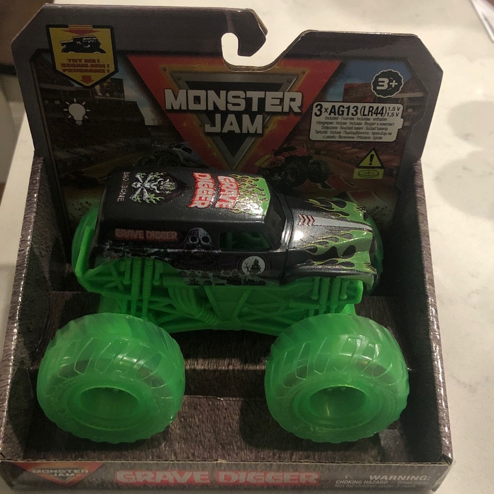 Monster Jam Grave Digger Toy Truck - Green and Black